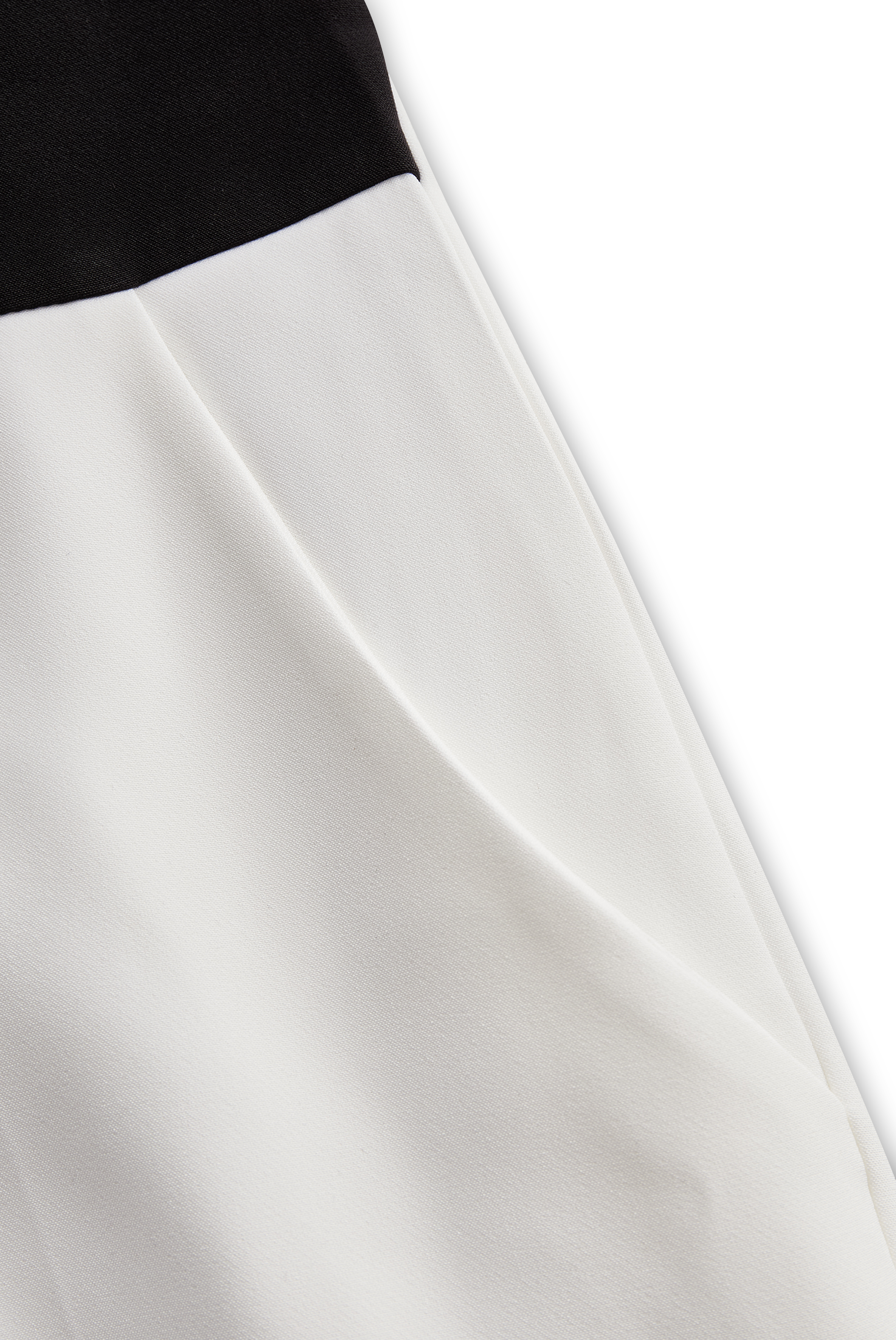 Elegant Vit Jumpsuit med Dubbla Knappar och Svart Slag