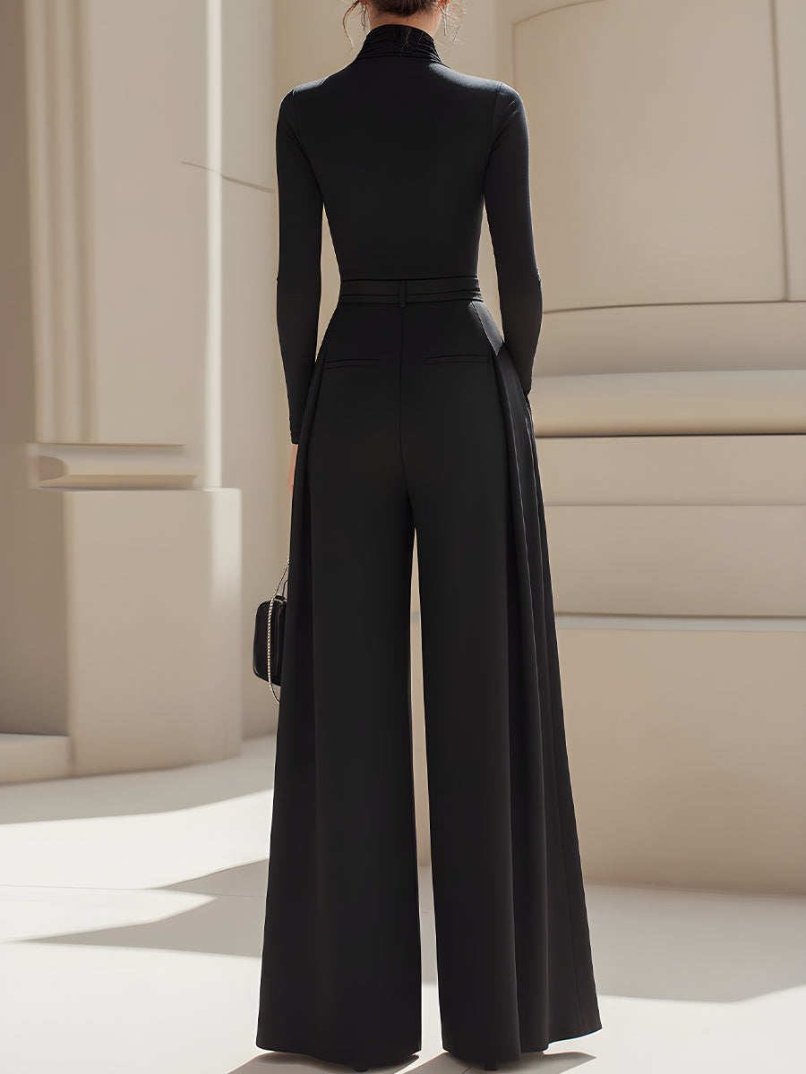 Matchande set med åtsittande polotopp och vida, flödande byxor