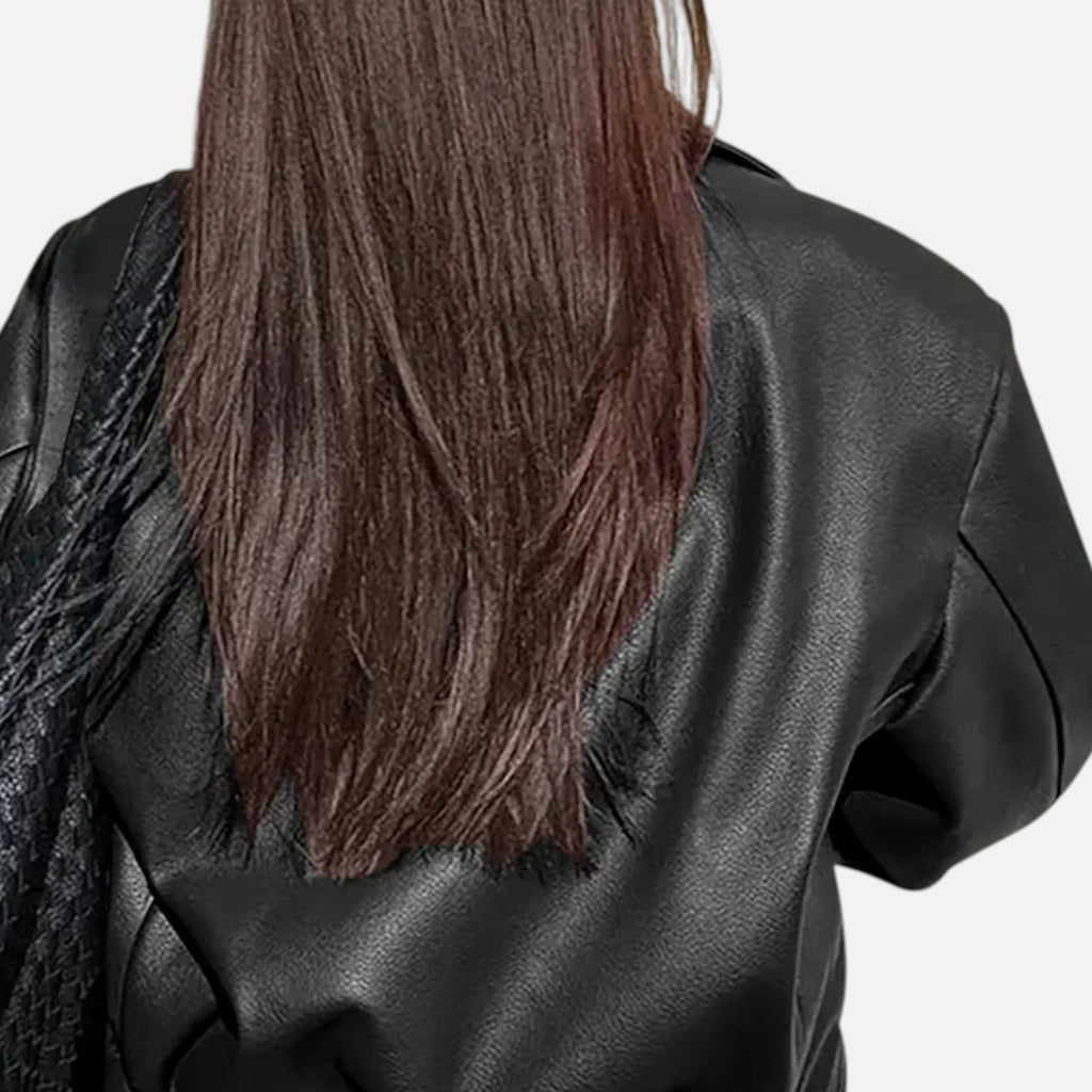 Bikerjacka i konstläder – Tidlös elegans – Vardagens Måste